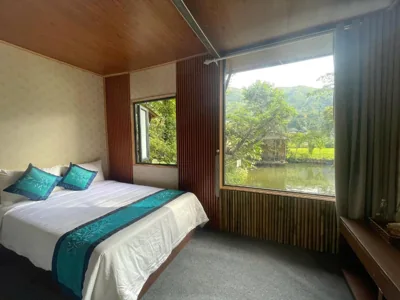 Tweepersoonskamer met twee aparte bedden en Uitzicht op de Bergen — Sapa Bamboo Eco
